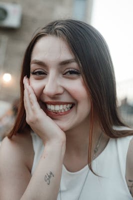 Sophie, 23