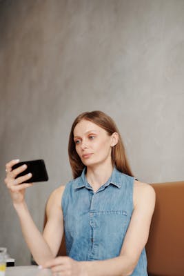 Anna, 26